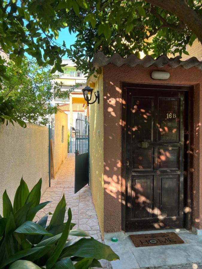 Cosy Guesthouse-Souterrain With Garden In City Center Corinth エクステリア 写真