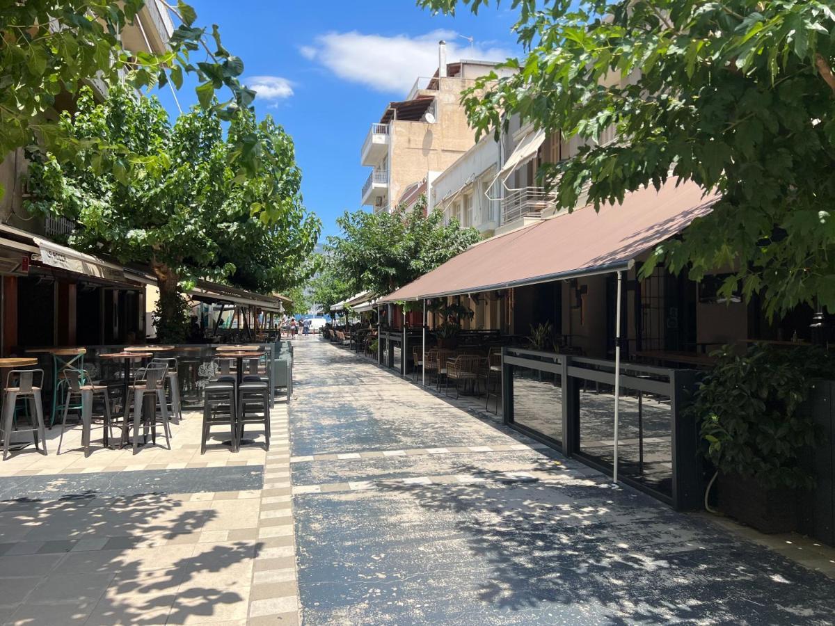 Cosy Guesthouse-Souterrain With Garden In City Center Corinth エクステリア 写真