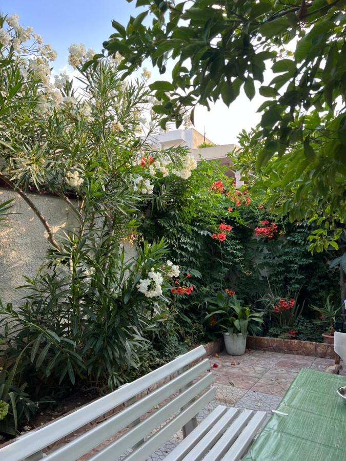 Cosy Guesthouse-Souterrain With Garden In City Center Corinth エクステリア 写真